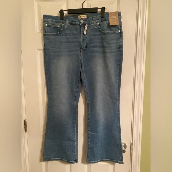 Madewell Kick Out Crop Jeans in Mather Wash, size 33 - Picture 2 of 4